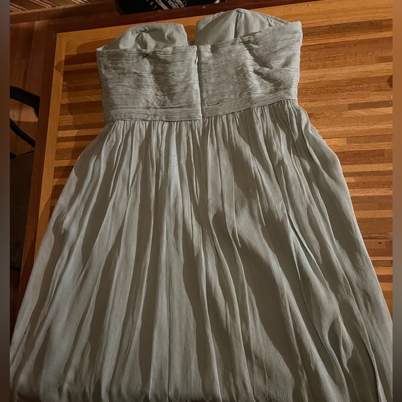 Green knee length formal dress - Picture 2 of 3